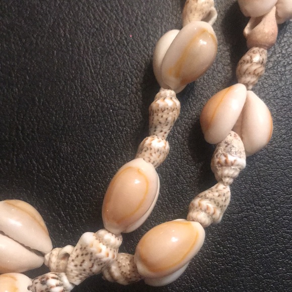 GENUINE SHELL NECKLACE LONG STRAND - Picture 2 of 2